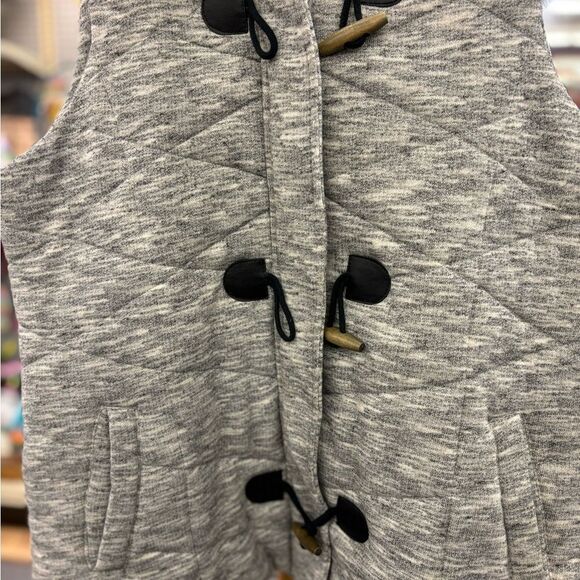 Maurices ladies Lg gray vest w/ fur lined hood - Picture 3 of 8